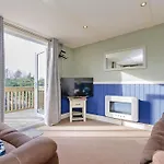 假日公园 皮克林小屋 *