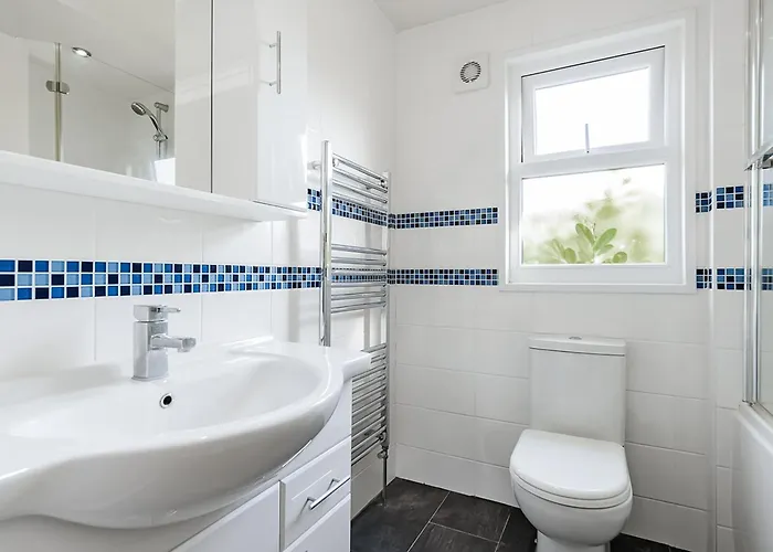 假日公园 皮克林小屋 *